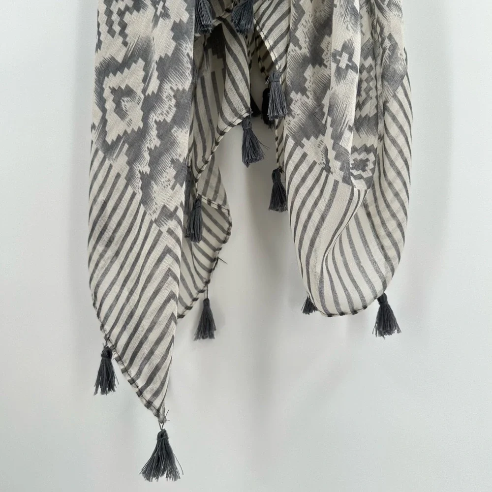 Gray/Ivory Print Square Scarf with Gray Tassels No Tags 44” x 44”